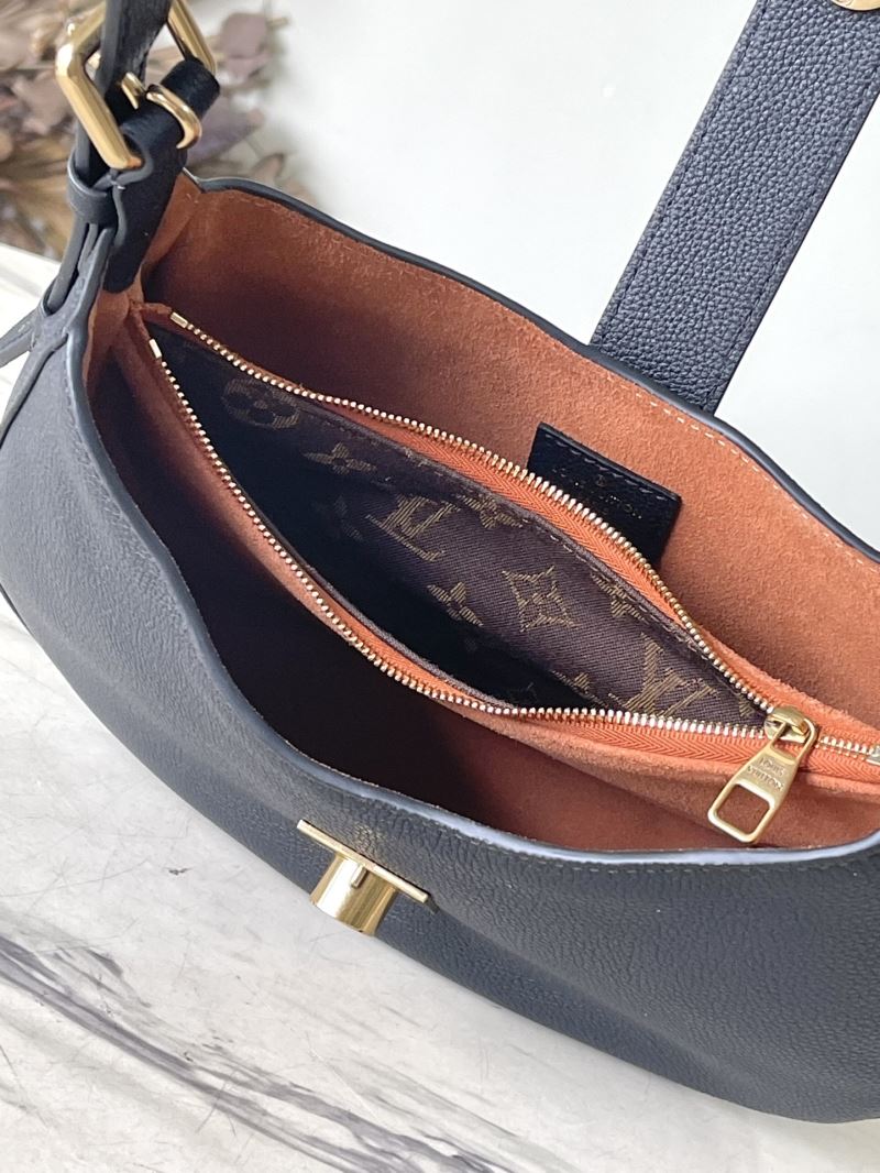 Louis Vuitton Hobo Bags